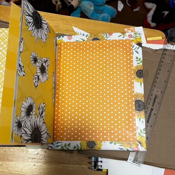 Handmade Fall themed junk Journal - Picture 10 of 10